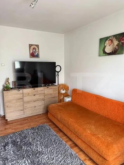 Apartament cu 2 camere semidecomandat, mobilat în Central