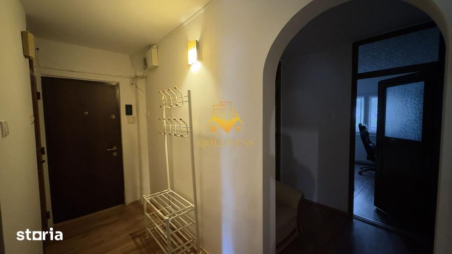 Apartament cu 3 camere, mobilat în Central