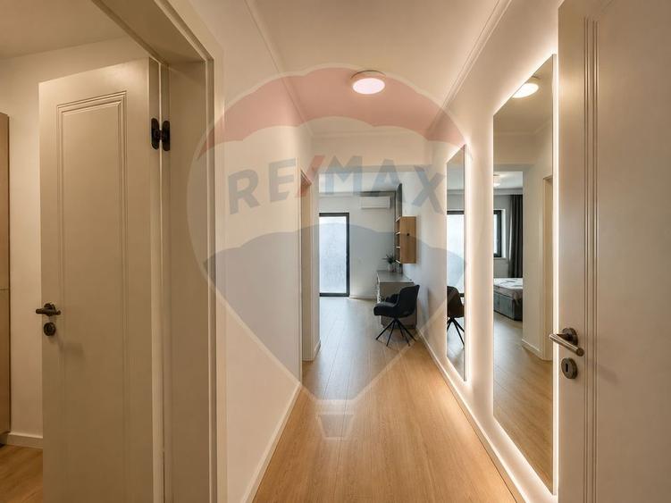 Apartament cu 3 camere, mobilat în Dacia