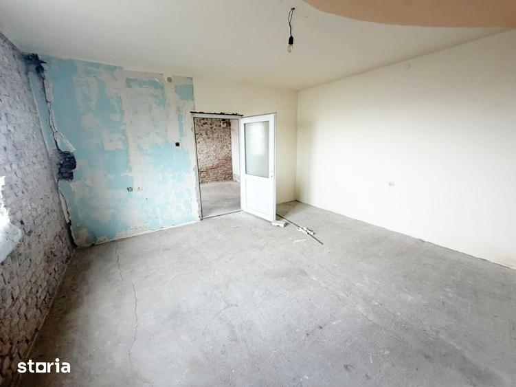 Casă cu 4 camere cu Teren 470 Mp în Aradul Nou