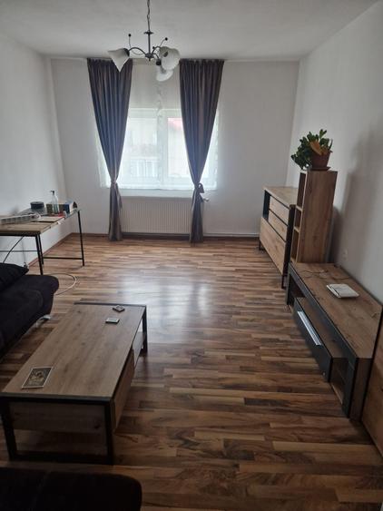 Casă cu 2 camere în Central