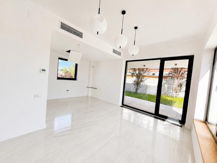 Casă individuală cu 5 camere cu Teren 500 Mp în Corbeanca