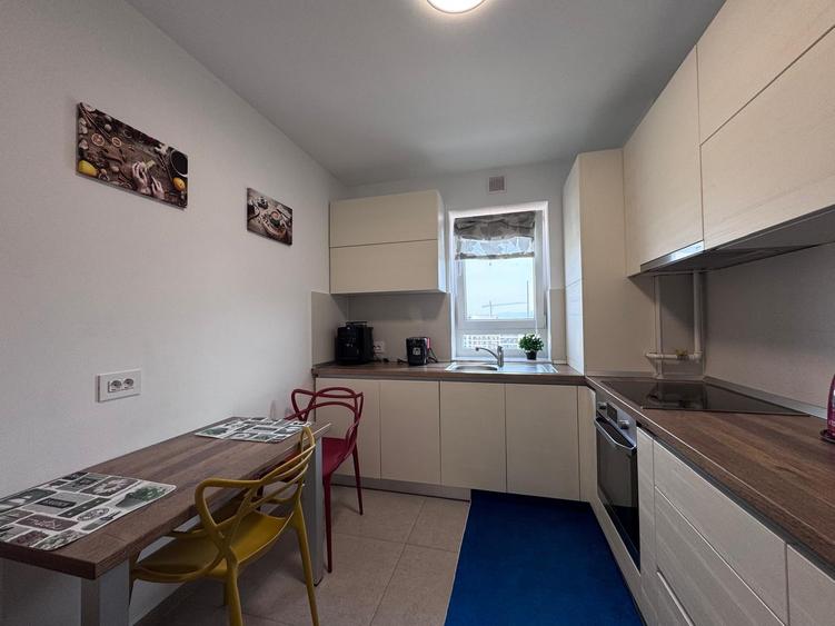 Apartament cu 2 camere decomandat, mobilat în Tractorul