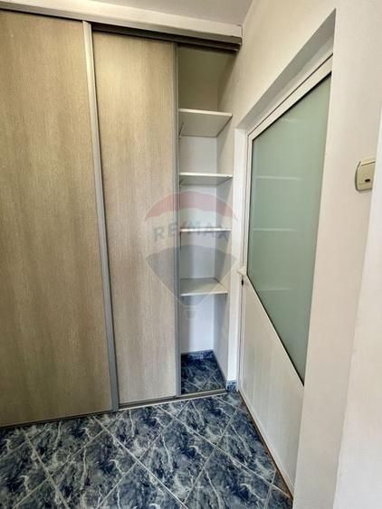 Apartament cu 3 camere semidecomandat în Nord