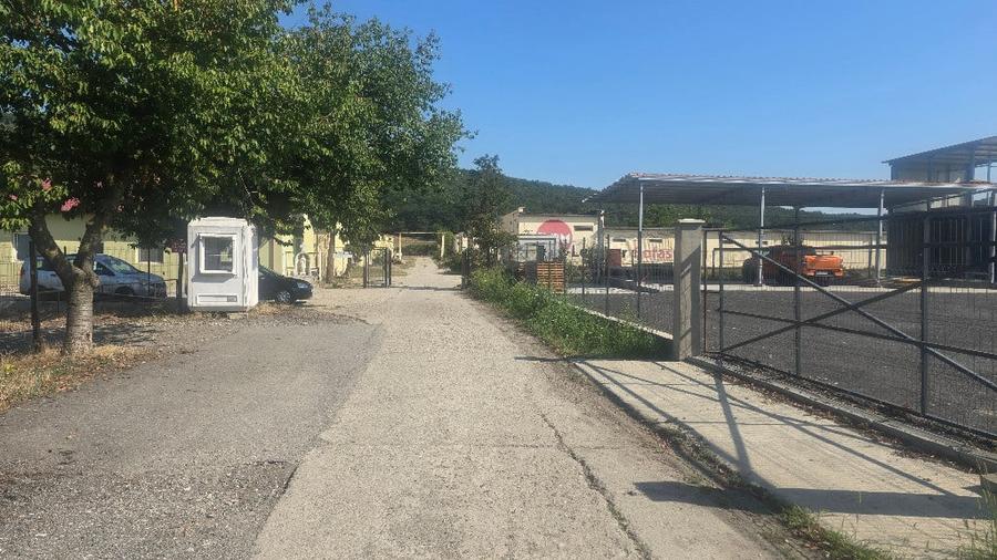 Spațiu comercial, de 300 mp, în Bălata