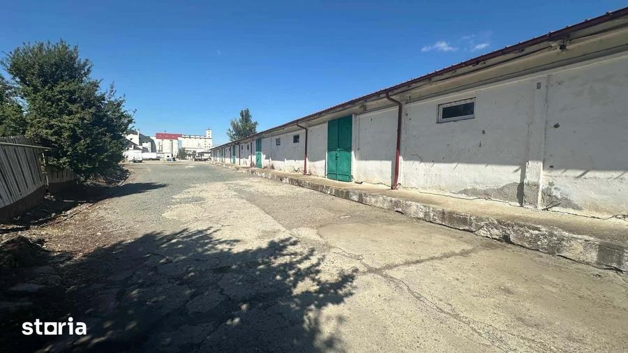Spațiu comercial, de 2,300 mp, în Central