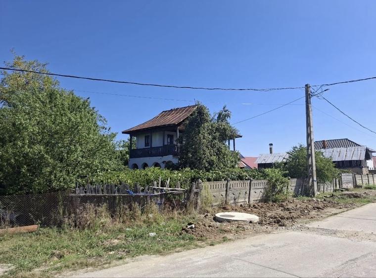 Casă cu 3 camere în Dănești