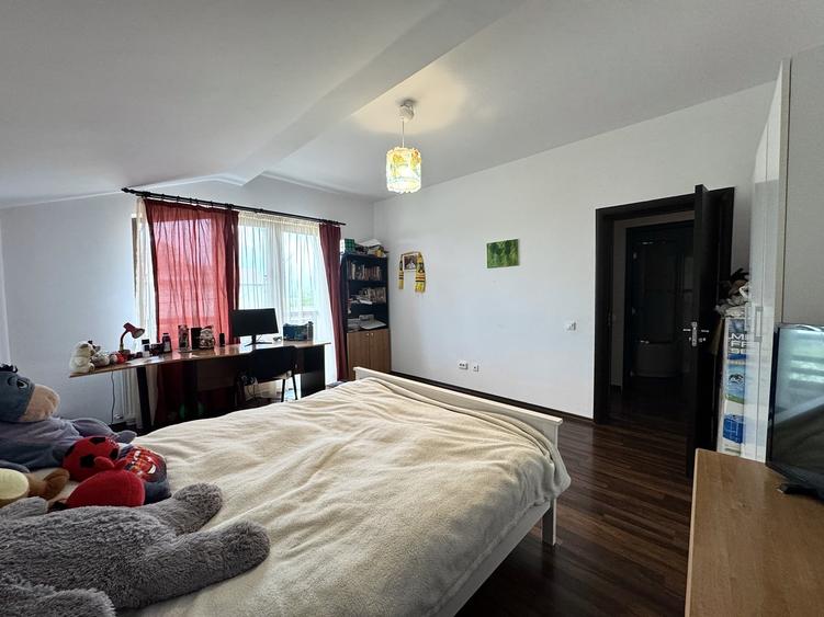Casă individuală cu 5 camere cu Teren 547 Mp în Corbeanca