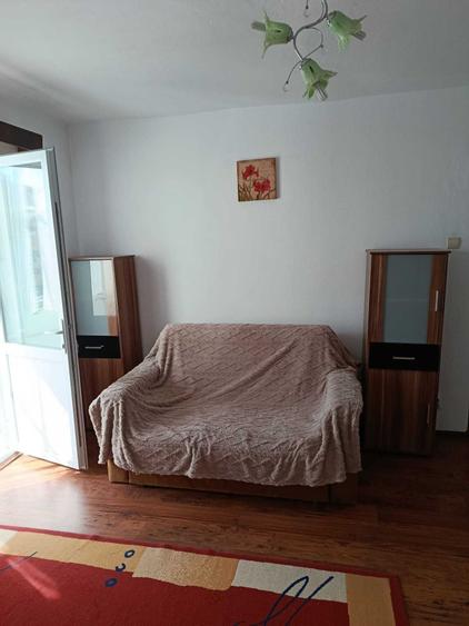 Apartament cu 2 camere semidecomandat în Hipodrom 3