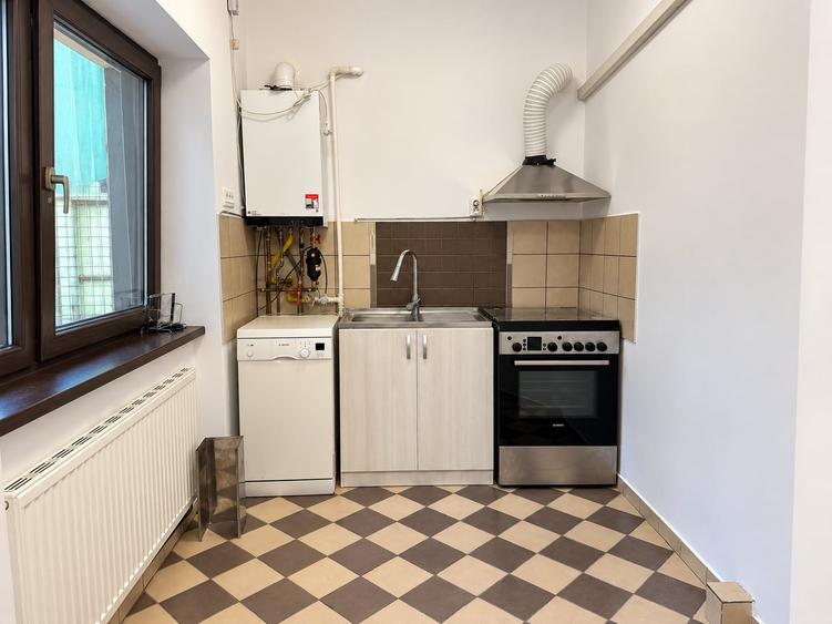 Apartament cu 3 camere semidecomandat, mobilat în Pache Protopopescu