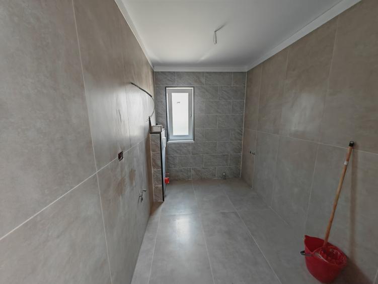 Casă cu 4 camere cu Teren 400 Mp în Mărgineni