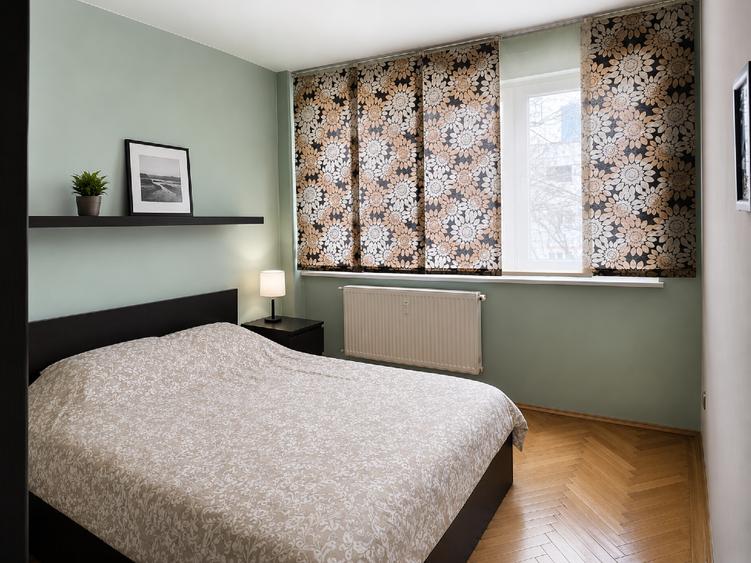 Apartament cu 2 camere semidecomandat, mobilat în Pajura
