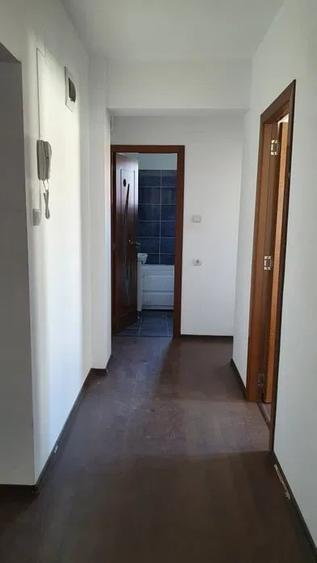 Apartament cu 2 camere decomandat, mobilat în Berceni