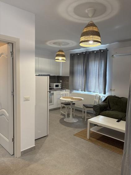 Apartament cu 6 camere în Central