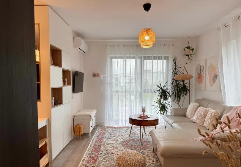 Apartament cu 5 camere decomandat, mobilat în Pajura
