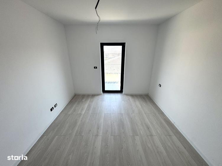 Casă cu 4 camere în Tomești