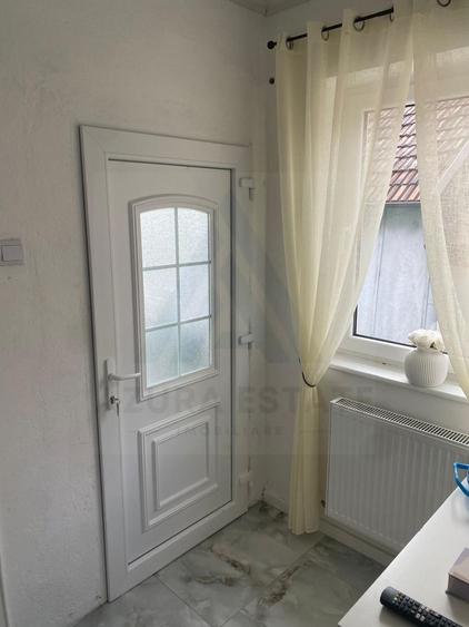 Casă individuală cu 5 camere cu Canalizare în Central