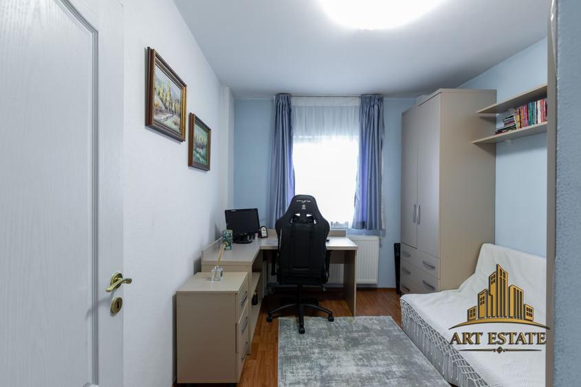 Apartament cu 4 camere decomandat, mobilat în Alexandru cel Bun