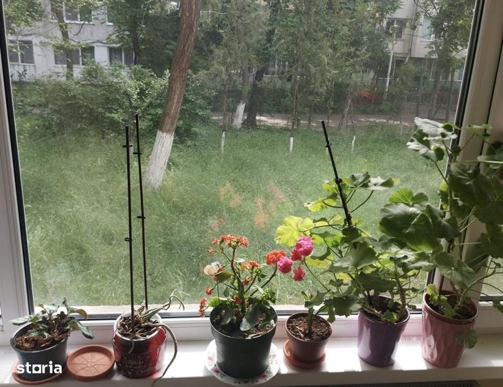 Apartament cu 4 camere semidecomandat în Micro 16