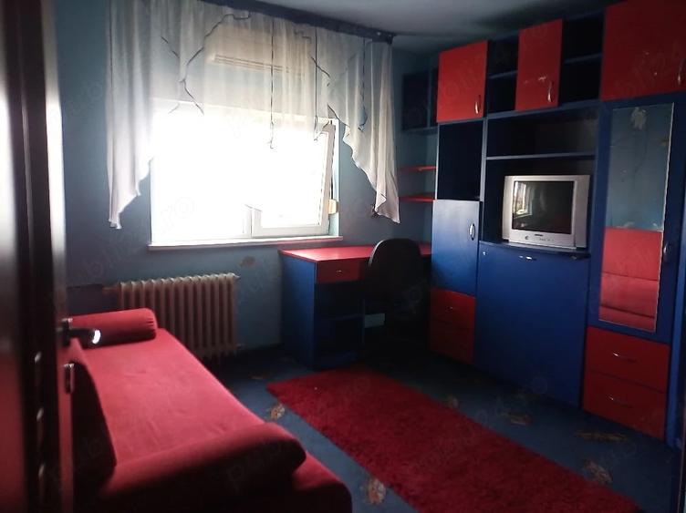 Apartament cu 2 camere decomandat în Girocului