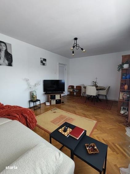 Apartament cu 3 camere decomandat în Central