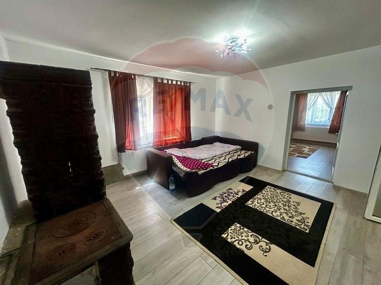 Casă individuală cu 3 camere cu Teren 1500 Mp în Aciua