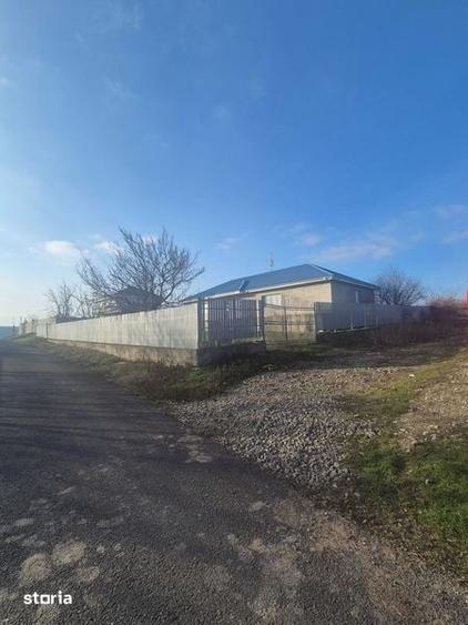 Casă cu 3 camere cu Teren 1300 Mp în Măstăcani