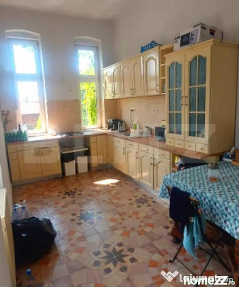 Apartament cu 3 camere decomandat în P-ța Maria