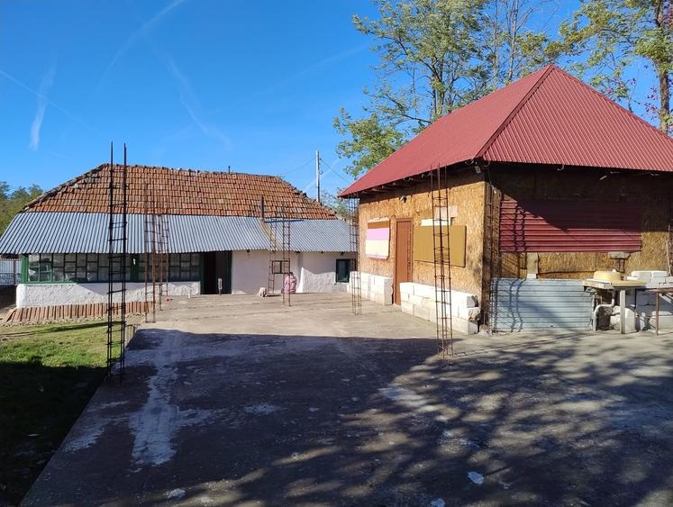 Casă cu 5 camere cu Teren 1100 Mp în Central