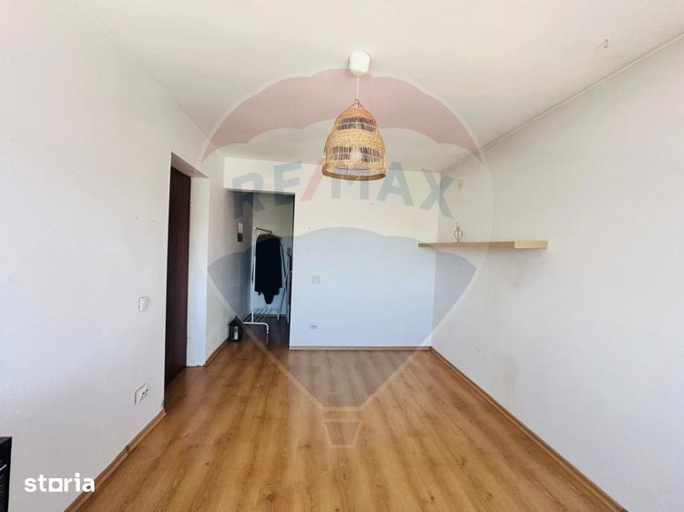 Casă cu 4 camere cu Teren 250 Mp în Tărtășești