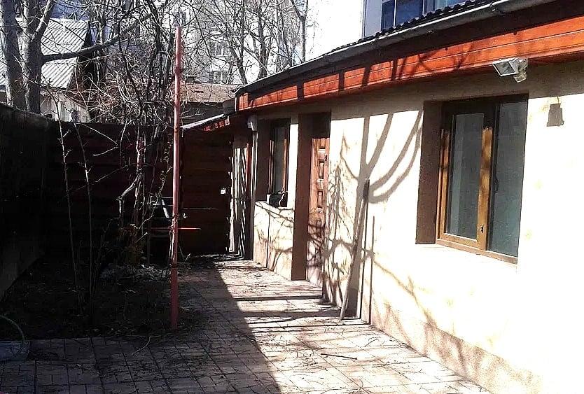 Casă individuală cu 3 camere cu Canalizare în Clăbucet