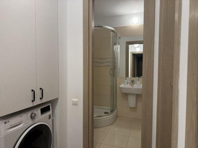 Apartament cu 4 camere decomandat, mobilat în Băneasa