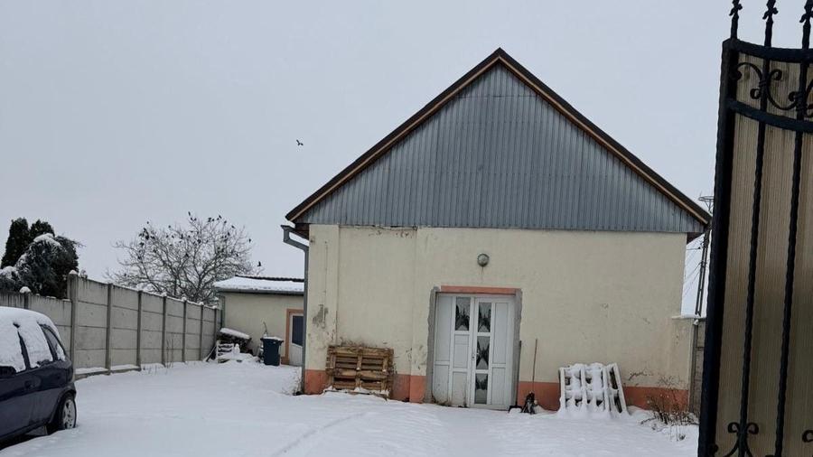 Casă individuală cu 5 camere cu Canalizare în Diosig