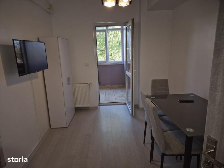 Apartament cu 3 camere decomandat în Alfa