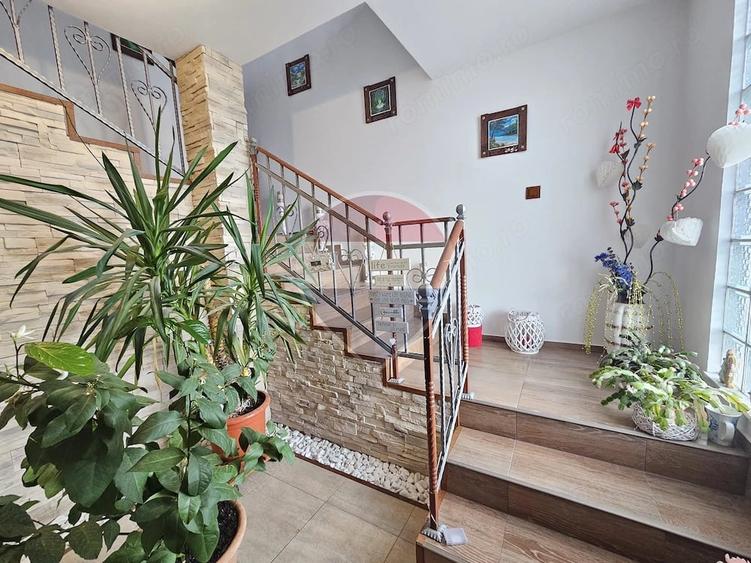 Casă cu Teren 855 Mp în Central
