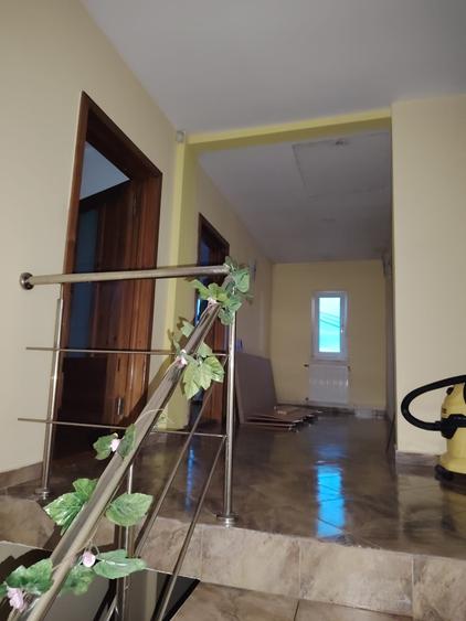 Casă cu 4 camere cu Teren 290 Mp în Central