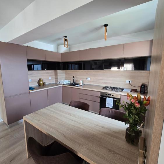 Apartament cu 2 camere decomandat, mobilat în Nord