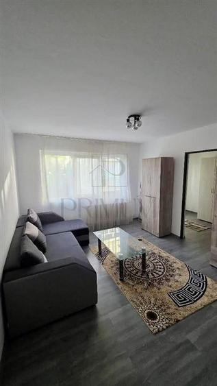 Apartament cu 2 camere semidecomandat, mobilat în Complex Studențesc