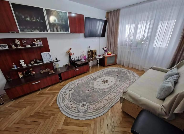 Apartament cu 2 camere decomandat în Mircea cel Bătrân
