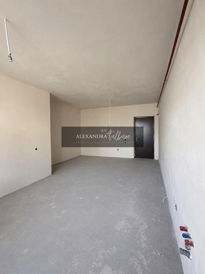 Apartament cu 3 camere semidecomandat în Florești