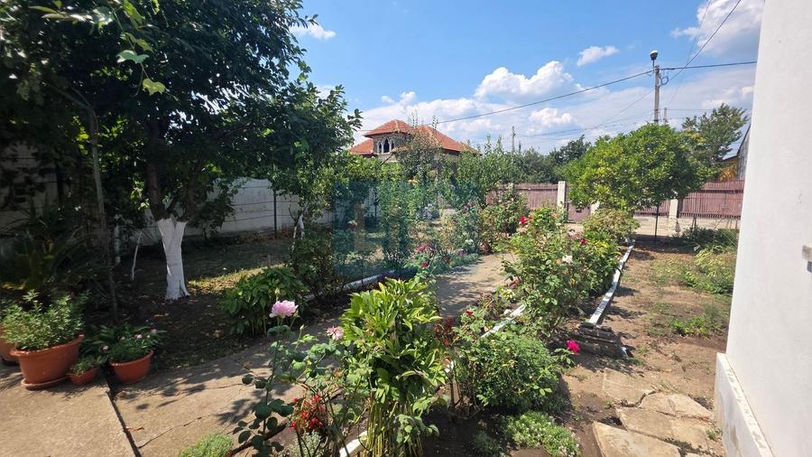 Casă cu 3 camere cu Teren 449 Mp în Central