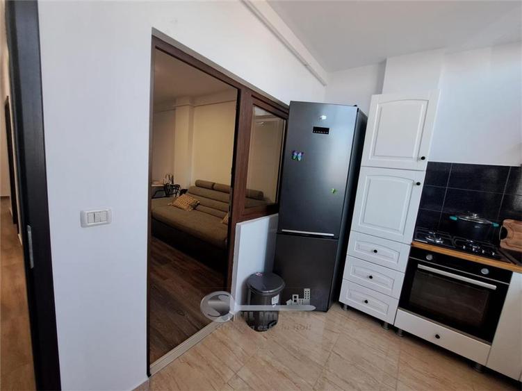 Apartament cu 3 camere decomandat, mobilat în Valea Adâncă