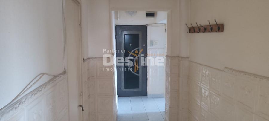 APARTAMENT CU 3 CAMERE IN ZONA MATERNA SITUAT LA ETAJUL 3 BLOC TURN - 15