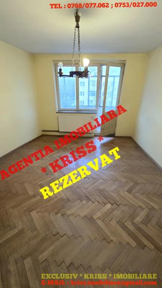 Apartament cu 3 camere semidecomandat în Craiovei