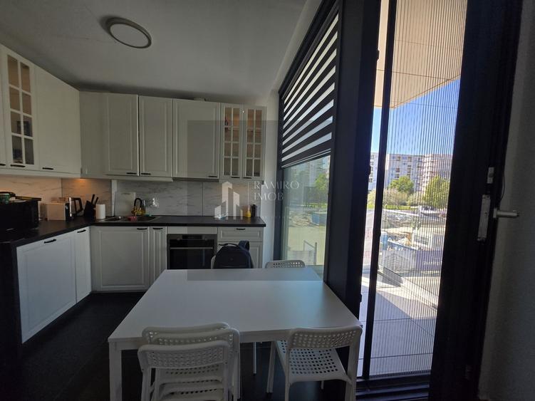 Apartament cu 3 camere decomandat, mobilat în Central