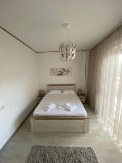 Apartament cu 2 camere semidecomandat, mobilat în Mamaia-Sat