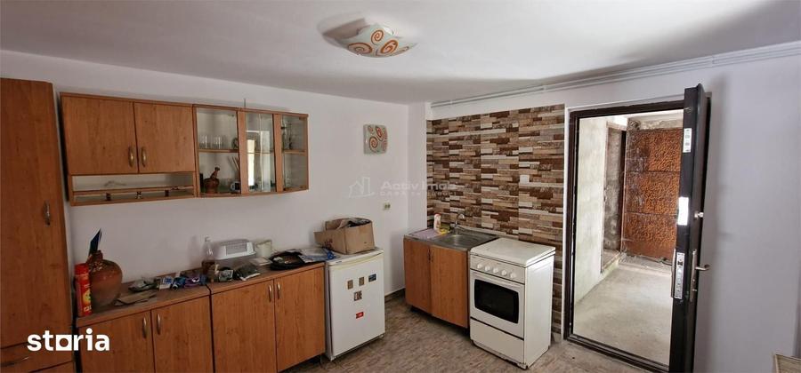 Casă cu 5 camere cu Teren 2122 Mp în Marginea