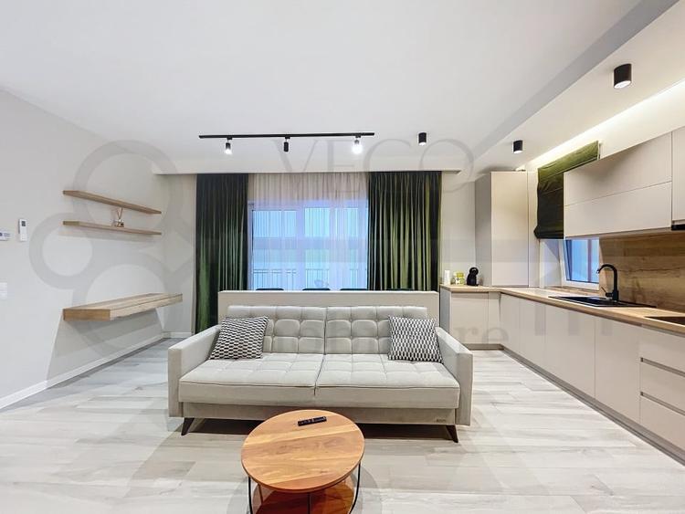 Apartament cu 2 camere semidecomandat, mobilat în Bună Ziua