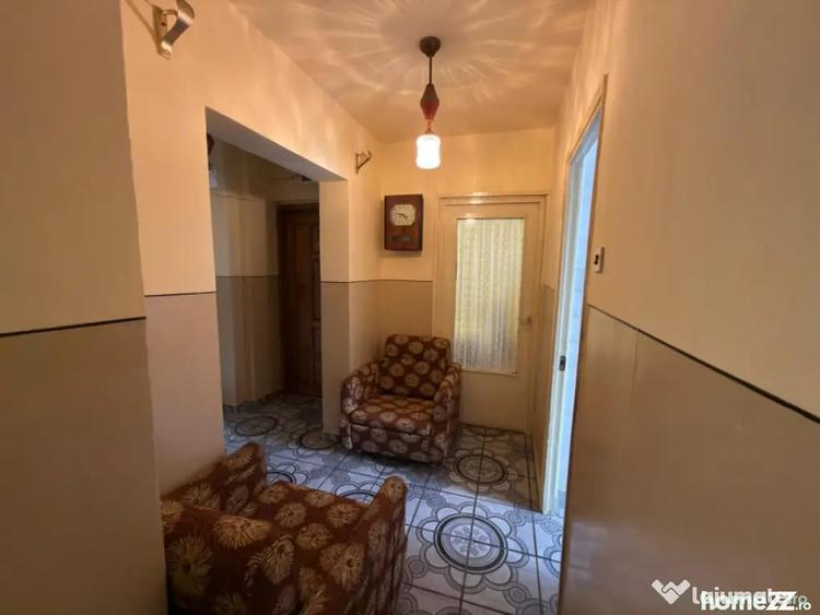Apartament cu 3 camere decomandat în Central