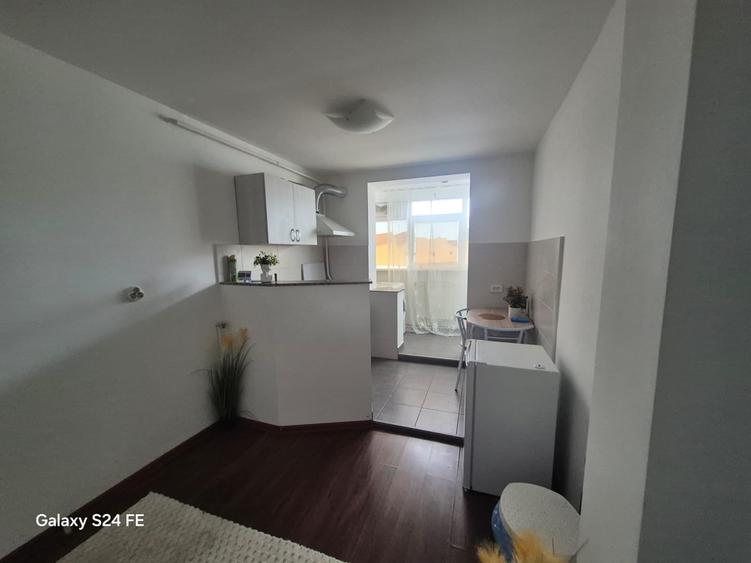 Apartament cu 2 camere decomandat în Precista